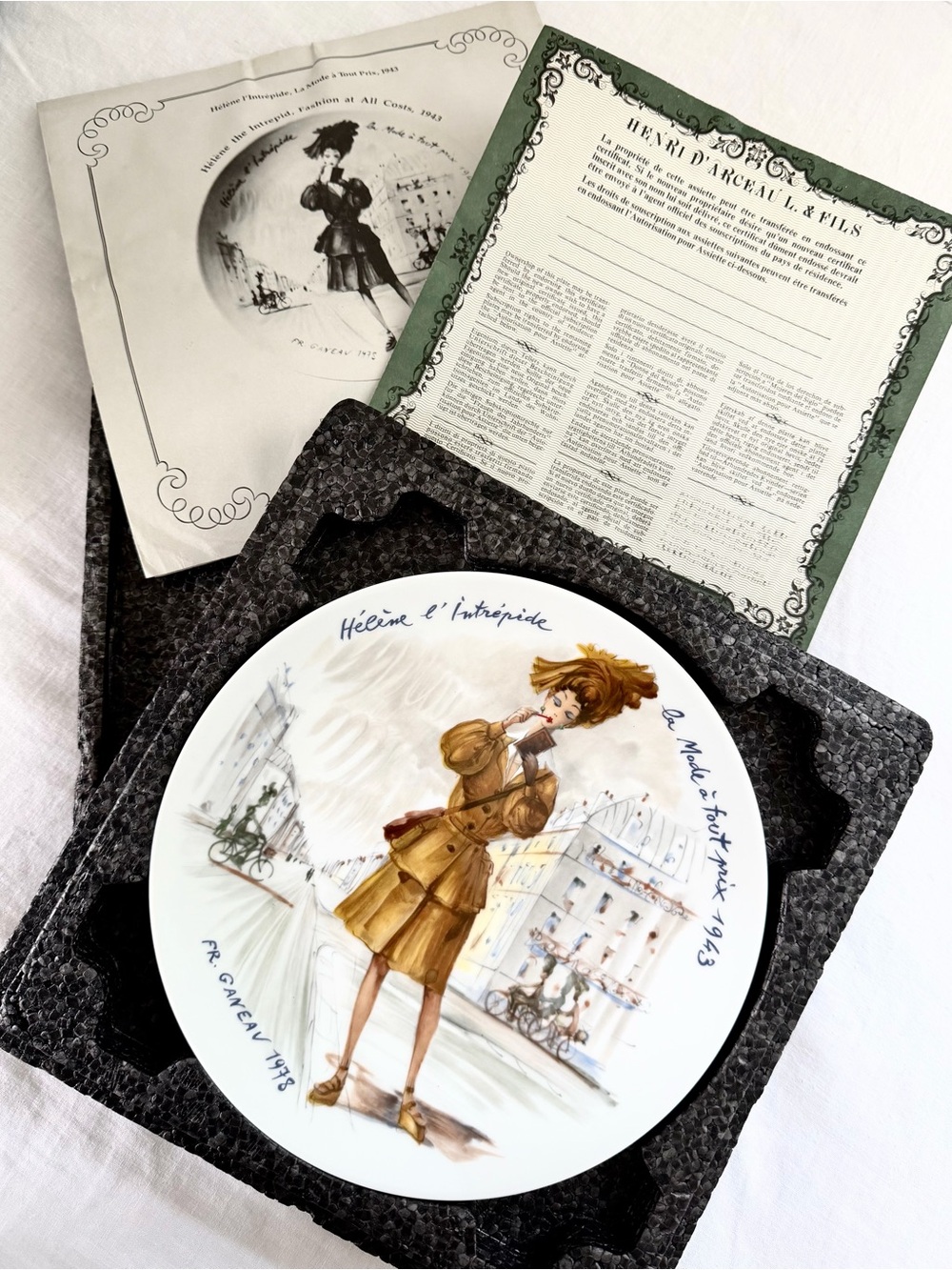 D’ Arceau Limoges Les Femmes Du Siecle 1943 Helene L’Inrepide Collector Plate